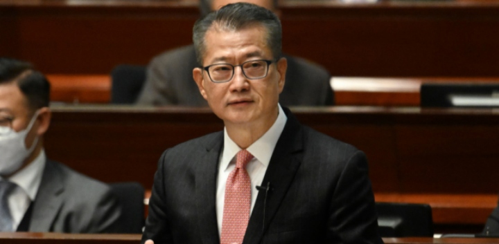 陈茂波预测香港2024年经济增长25至35