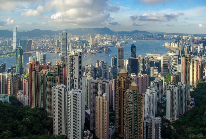 港A两市地产股集体拉升！万科强势领涨，有何利好？