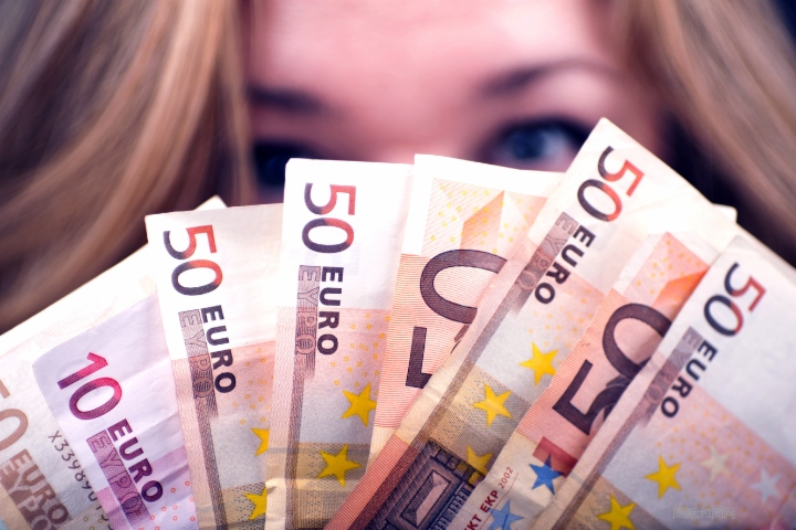 【大行报告】中金公司：欧央行转鹰风险或被市场高估