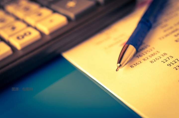 段永平给泡泡玛特“卖保险”，他到底在想什么？